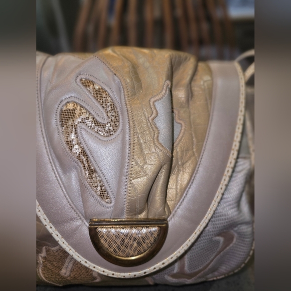 SHARIF VINTAGE CROSSBODY BAG. - Picture 7 of 15